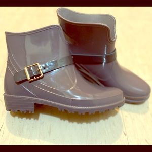 Grey rain boots